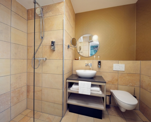 Inntel Hotels Den Haag Marina Beach - Sea View Double kamer badkamer douche